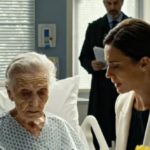Mon fils m’a appelée alors que j’étais encore alitée à l’hôpital et m’a dit qu’il avait mis ma maison en vente et qu’il m’envoyait dans une maison de retraite, mais quand je lui ai calmement demandé de quelle maison il avait parlé, le silence au téléphone m’a tout dit.