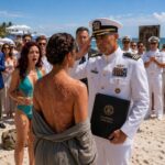 « Ma sœur m’a déchiré ma chemise sur une plage de luxe, devant des officiers de la Marine, et s’est moquée des cicatrices qui me couvraient le dos. Mon père est resté là, silencieux, tandis que tous les regards se tournaient vers moi, comme si j’étais brisé. Pendant cinq ans, on m’a traité comme un raté déshonoré, ayant déserté l’armée dans la honte. Mais quelques secondes plus tard, un amiral a traversé le sable, a regardé mes cicatrices droit dans les yeux et m’a salué en prononçant des mots qui ont plongé la plage entière dans un silence religieux : « Je vous cherchais depuis cinq ans. » » – Histoires vraies